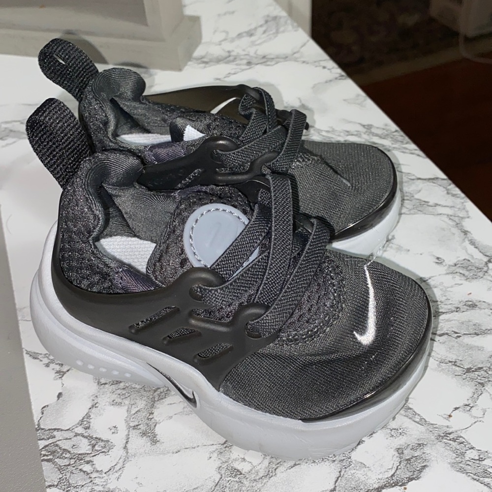 Baby nike presto sneakers